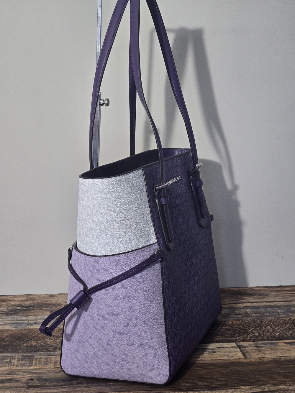 Michael Kors Voyager Colorblock Tote - Picture 3 of 8